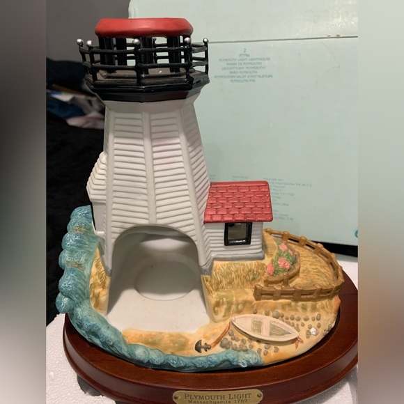 Partylite Plymouth Light Lighthouse P7796. Tealight candle holder - Picture 2 of 5